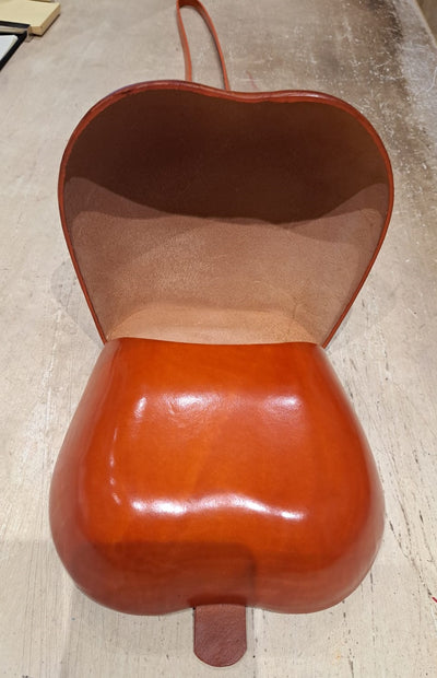 BORSA IN CUOIETTO FIORENTINO " MELA' " cm 15,5 x 18x 5